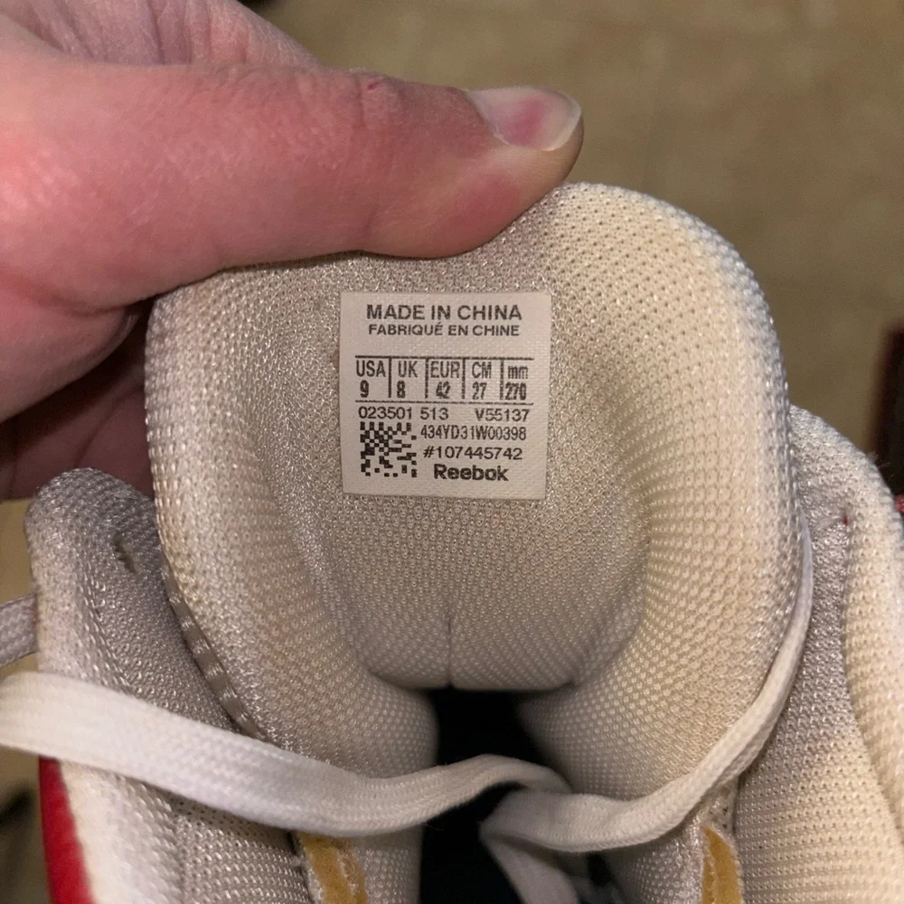 Reebok Pump Sneakers Red and White - Picture 6 of 9